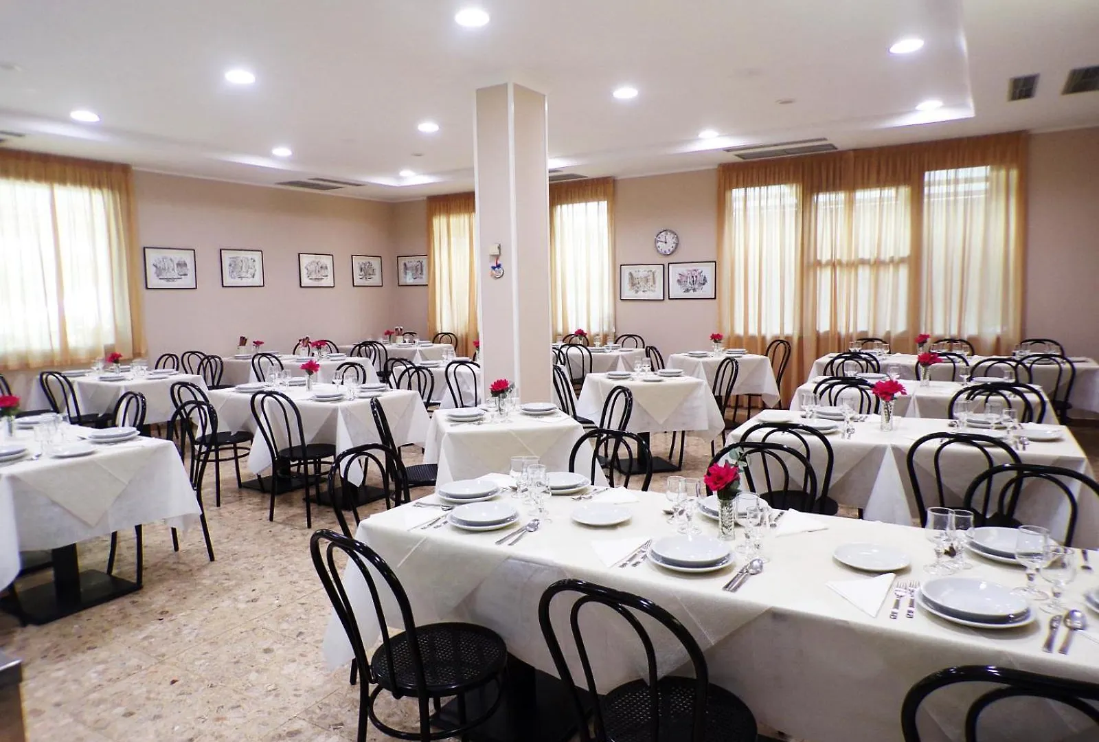Hotel Adriana Bellaria-Igea Marina 3*,